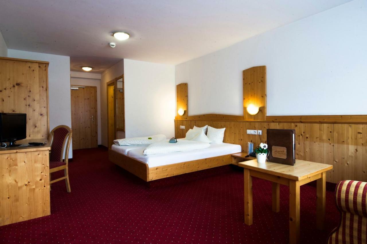 Hotel Alpina ALL INKLUSIVE Wenns Esterno foto